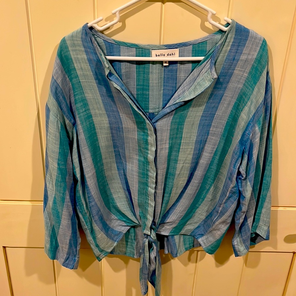 Coastal vacay blue top from Nordstrom.
